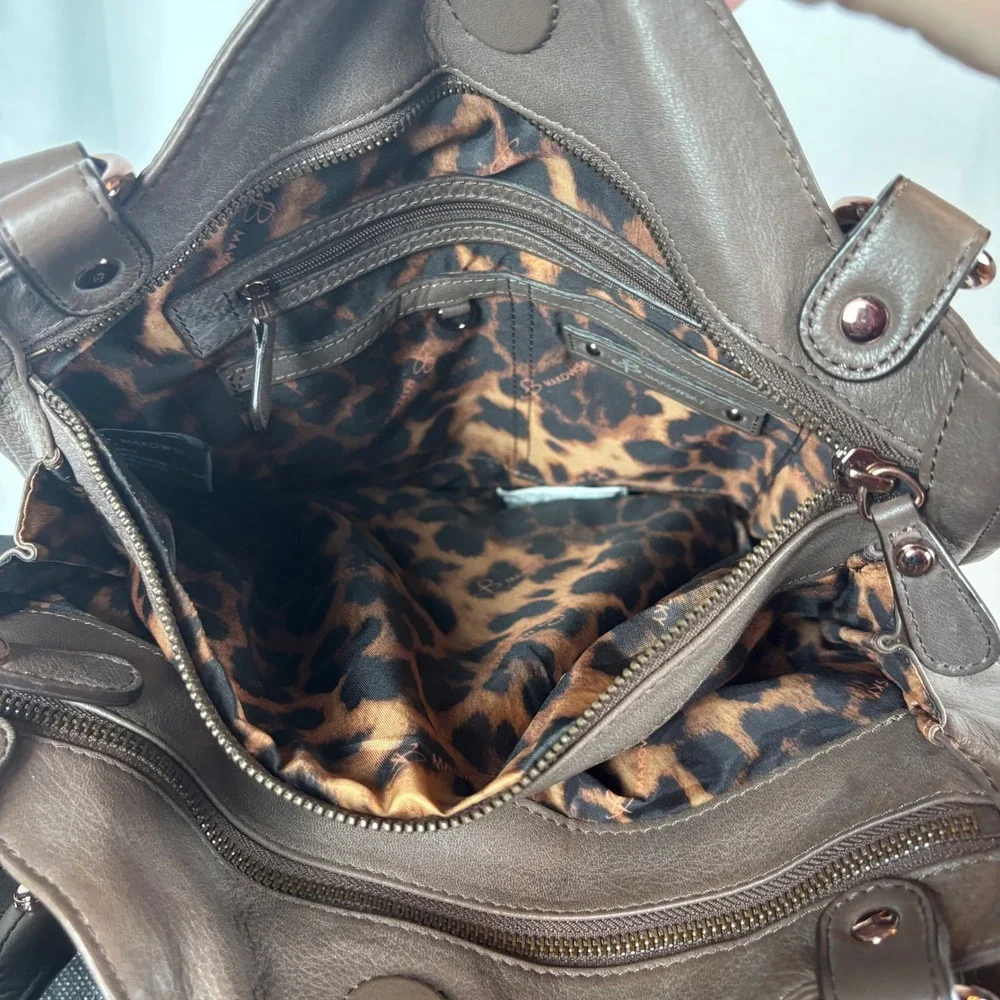 B Makowsky Cocoa Glove Leather north/South Pocket Tote with Gunmetal‎ Studs NWOT